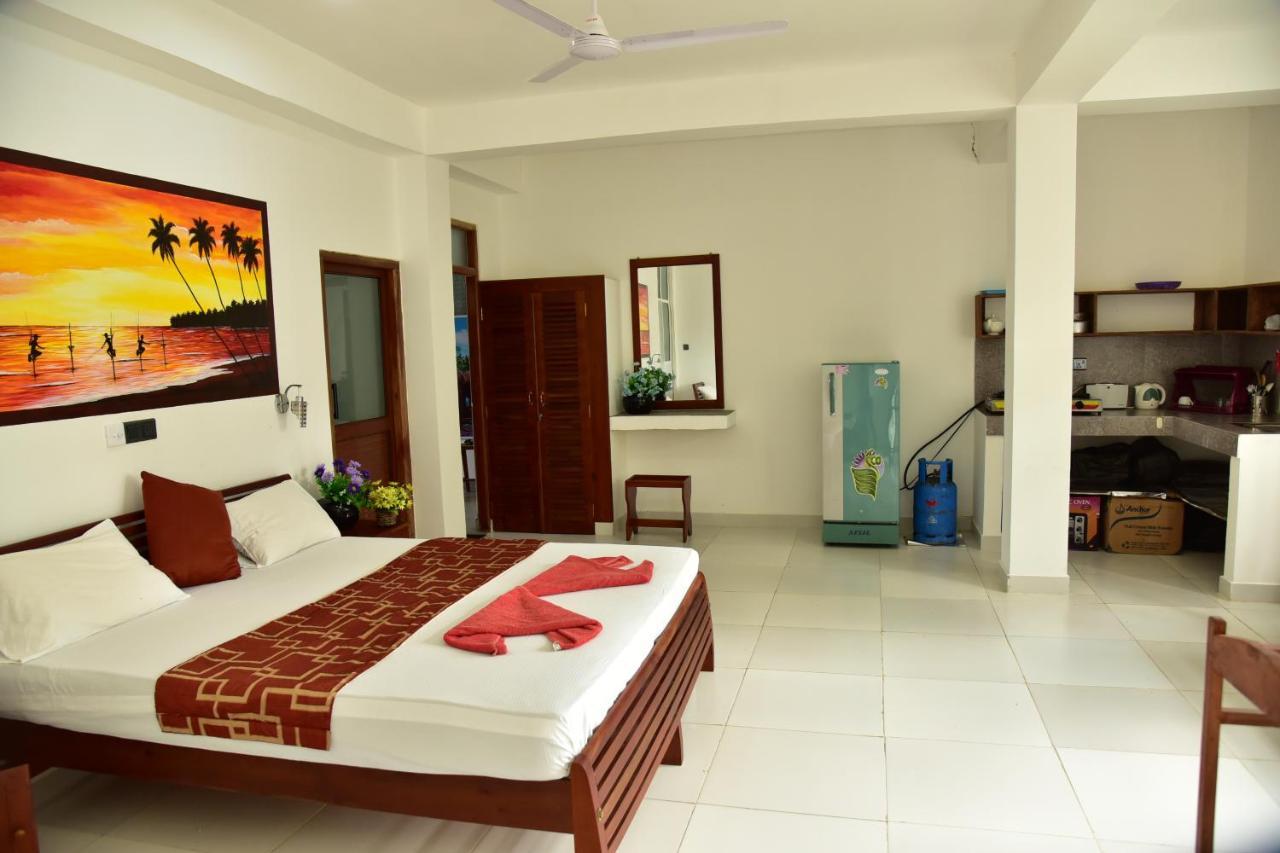 Hotel Happy Tuna Hikkaduwa Exterior foto